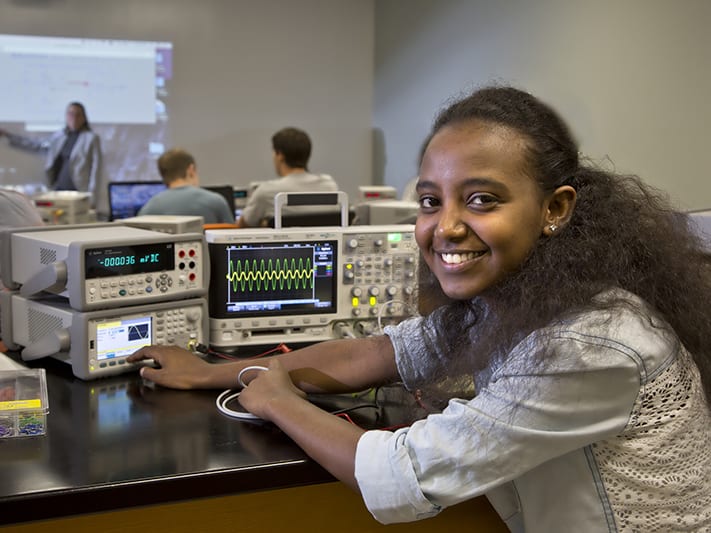 AU School of Science and Engineering Receives Multiple Grants and Scholarships